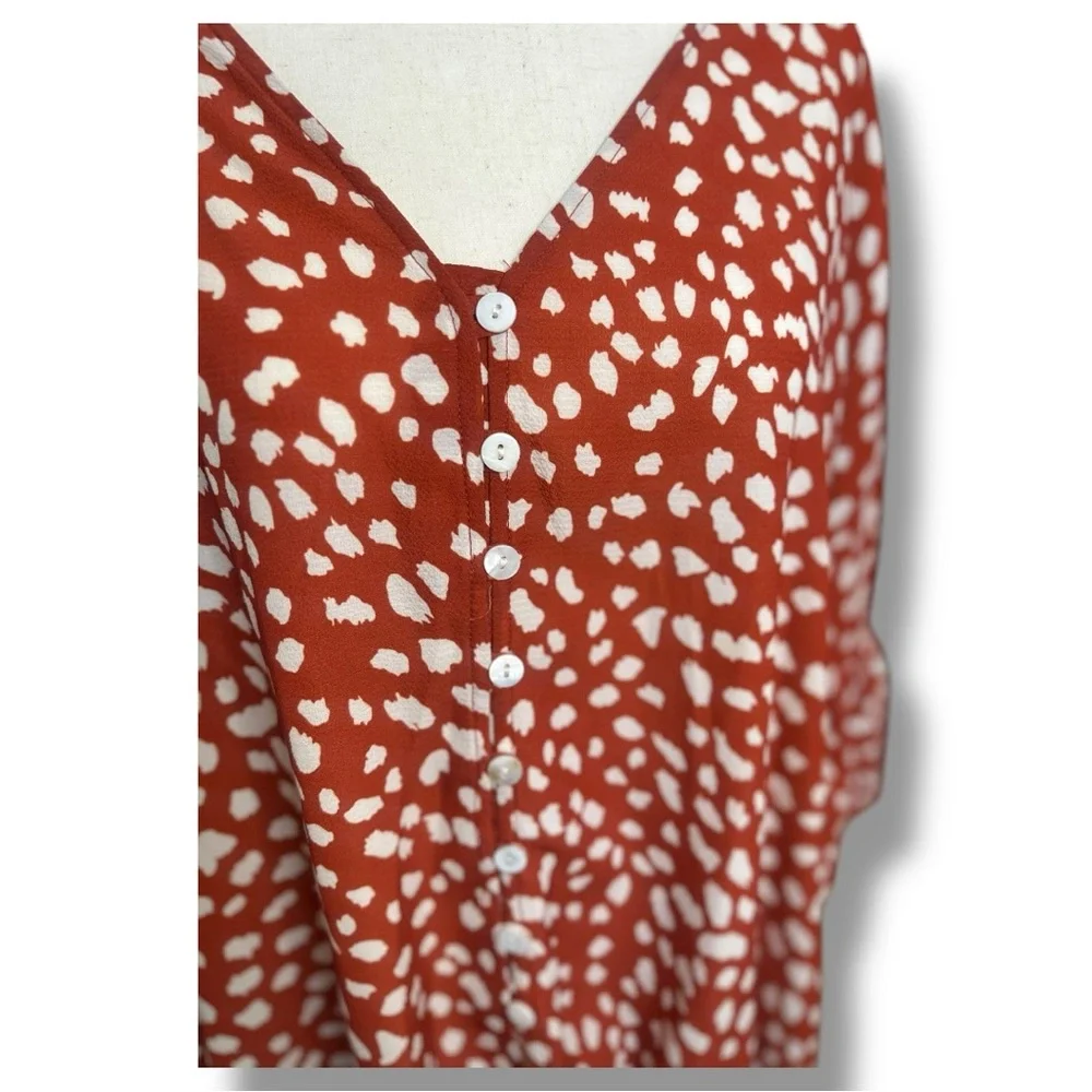 Chic Red and White Polka Dot Blouse - Picture 4 of 6